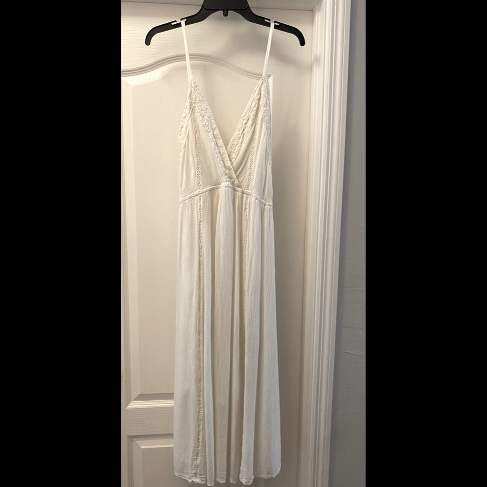 White Beachy YOUNG USA Dress Size L/XL
